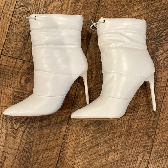 PUFFER HEELED BOOT Stiletto White Pointed Toe Bootie - Picture 3 of 11